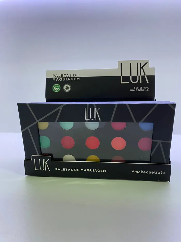 Paleta colorida de maquiagem LUK